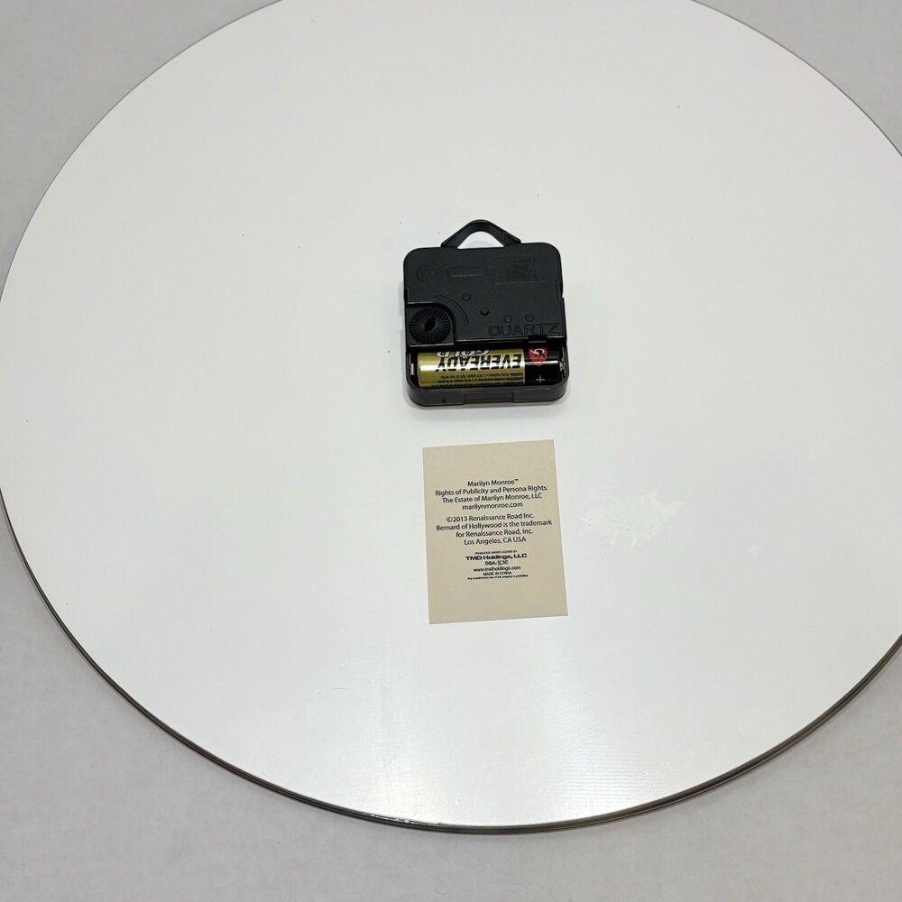 Bernard Of Hollywood Marilyn Monroe Glass Photo Clock 2013 Works - Picture 10 of 13